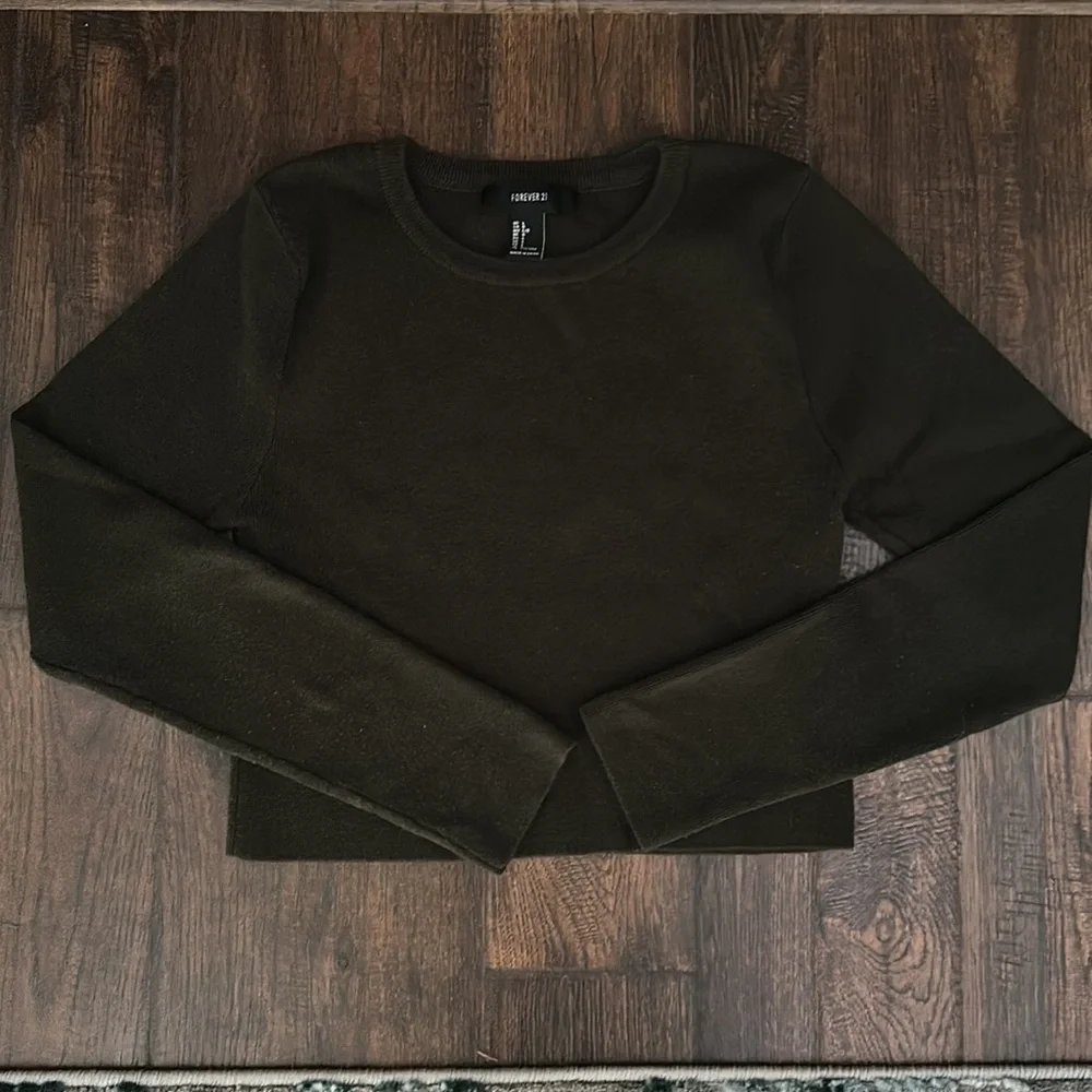 ☘️ GREEN Forever 21 crop pullover cardigan sweater army green SZ medium